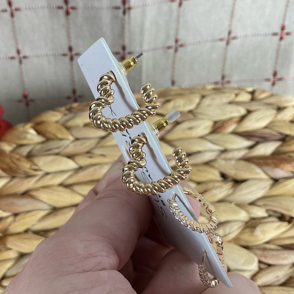 SugarFix by Baublebar Earring Sets Gold Tone Small Hoops Hearts Pearls Stones - Picture 9 of 9